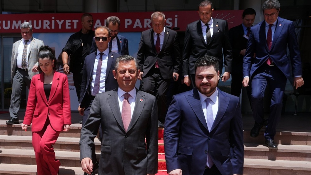 اوزل پیش از دیدار با اردوغان: اگر دست من بود همین هفته انتخابات زودهنگام برگزار می کردم