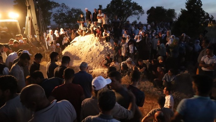 شمار جانباختگان آتش سوزی در ئامد به 14 تن رسید