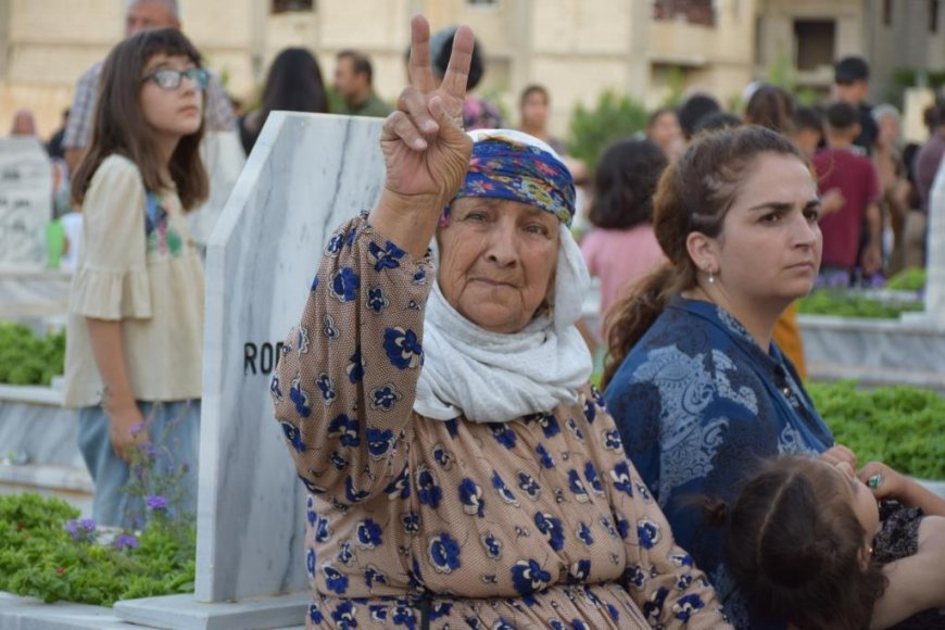 برگزاری مراسم بزرگداشت جانباختگان قتلعام داعش در کوبانی در سالگرد آن