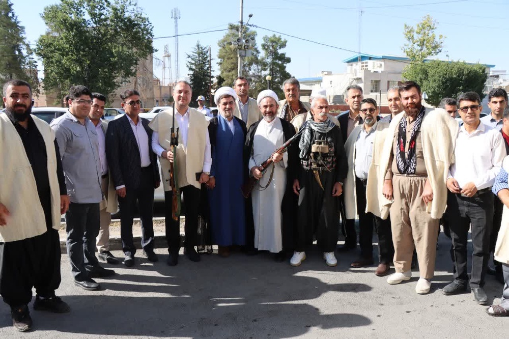 نماینده ولی فقیه در استان و امام جمعه ایلام رأی خود را به صندوق انداخت