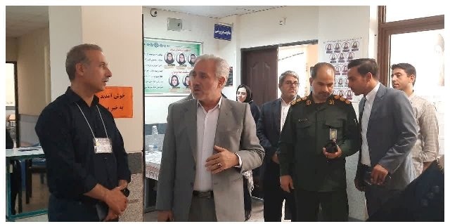 حضور مردم و مسئولان قروه پای صندوق رأی