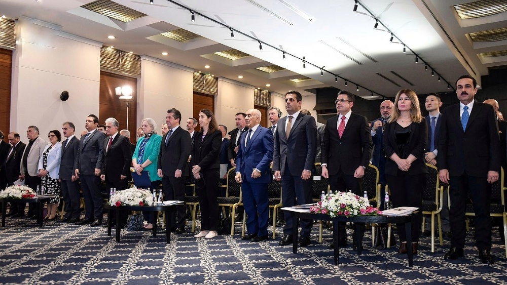 ریبر احمد با حضور نخستوزیر، سفیر آمریکا و نماینده کمیساریای پناهندگان دستورالعملهای مربوط به پناهندگان را امضا کرد