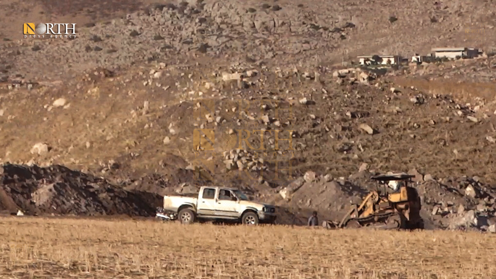 کاوش و حفاری یک سایت باستان شناسی
در حومه ایزدینشین عفرین توسط شبهنظامیان وابسته به ترکیه