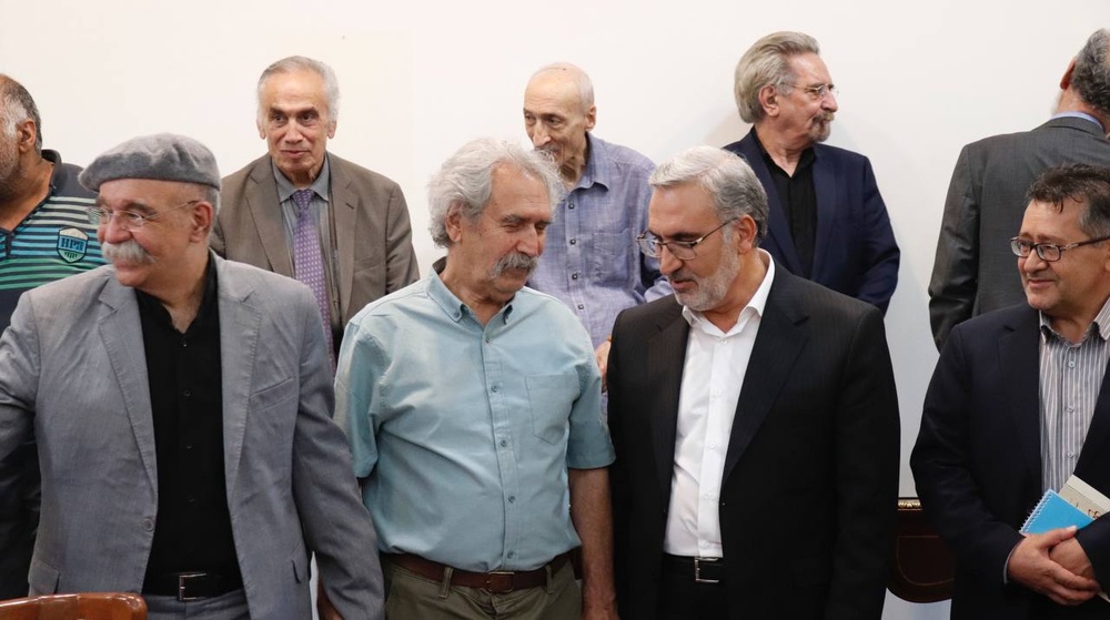 بزرگداشتی برای استاد کیوان سمیعی در انجمن فلاسفه ایران / شهاب مارابی