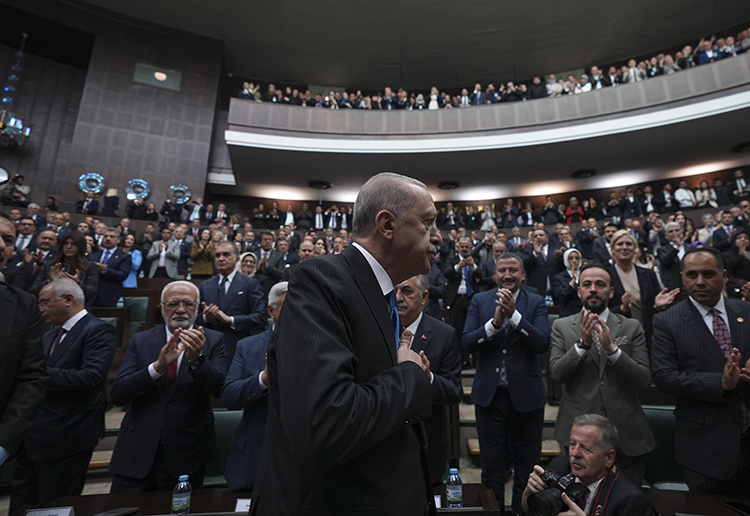 اردوغان: برادران کردم این دست را محکم بگیرید!