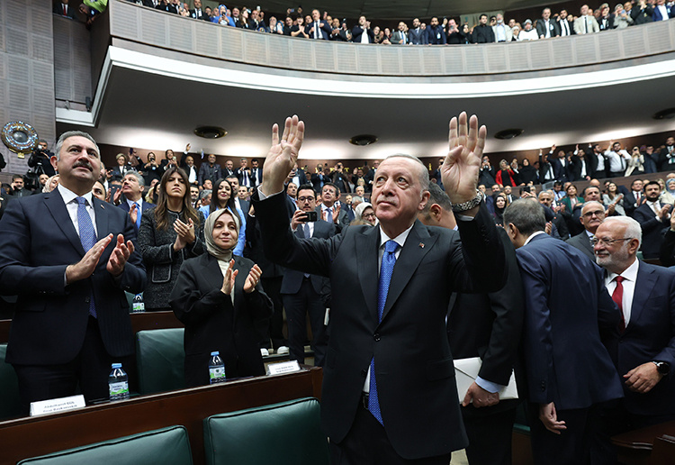 اردوغان: برادران کردم این دست را محکم بگیرید!