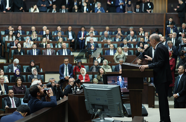 اردوغان: برادران کردم این دست را محکم بگیرید!