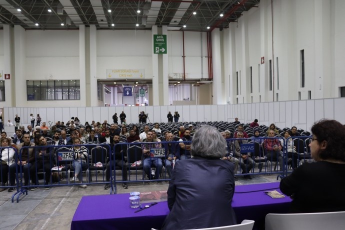 نمیشود گفت دموکراسی برای تُرکها هست ولی برای کُردها نیست