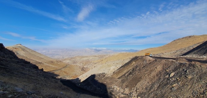 تخریب گسترده طبیعت در کوههای جودی و گابار؛ انفجارهای روزانه و نابودی حیات وحش