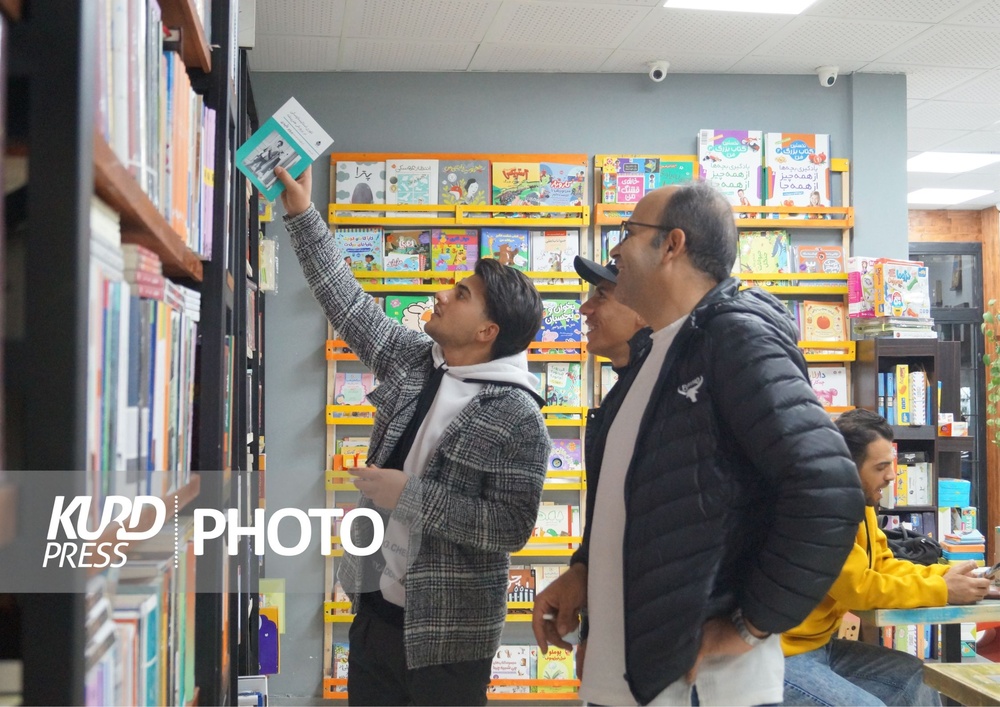 زیستن با کتاب نیازمند آموزش در دوران کودکی است