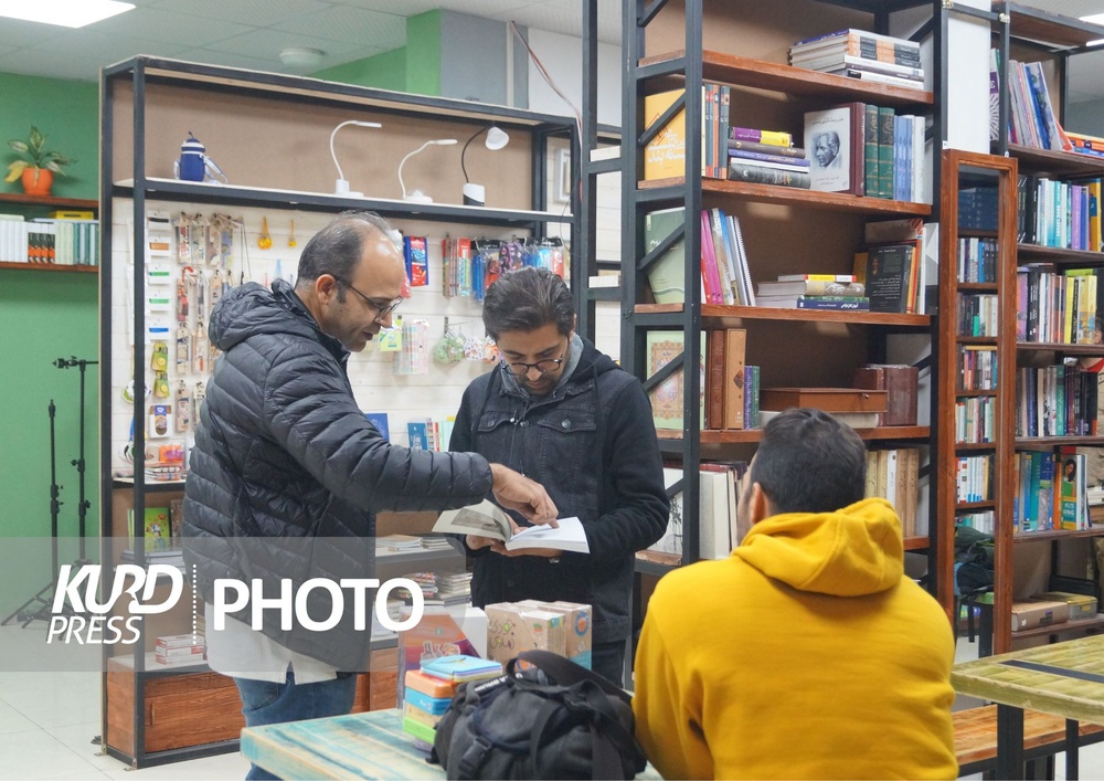 زیستن با کتاب نیازمند آموزش در دوران کودکی است