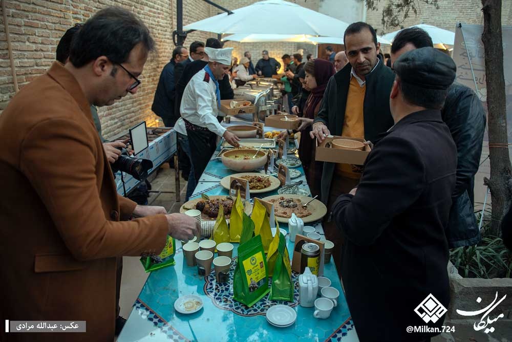 رونمایی از ۱۰۰ خوراک کرمانشاهی در همایش شهرداران شهرهای خلاق