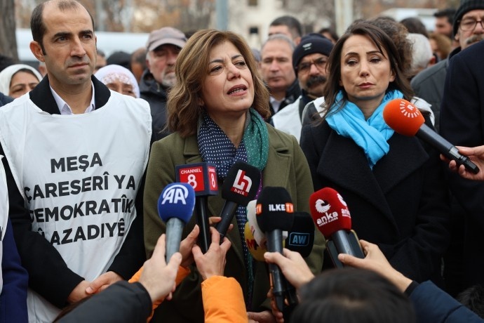 درخواست آزادی عبدالله اوجالان و پایان حملات ترکیه به کردستان سوریه در تجمع اعتراضی