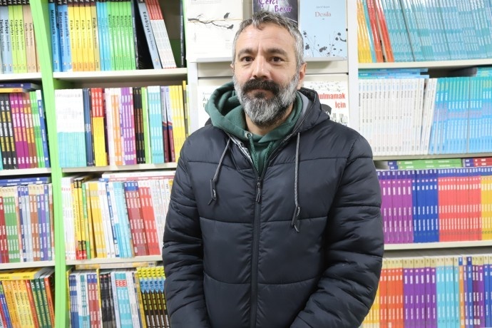 برگزاری مسابقه داستاننویسی با شعار «هرکس داستانی دارد» به یاد نارین گوران