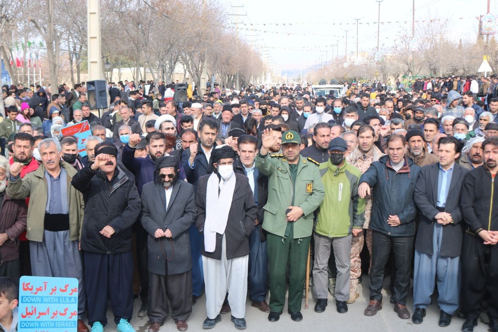 راهپیمایی 22 بهمن در شهرهای مختلف اورامانات برگزار شد