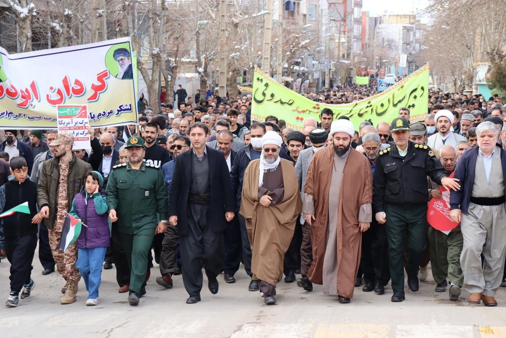 راهپیمایی 22 بهمن در شهرهای مختلف اورامانات برگزار شد