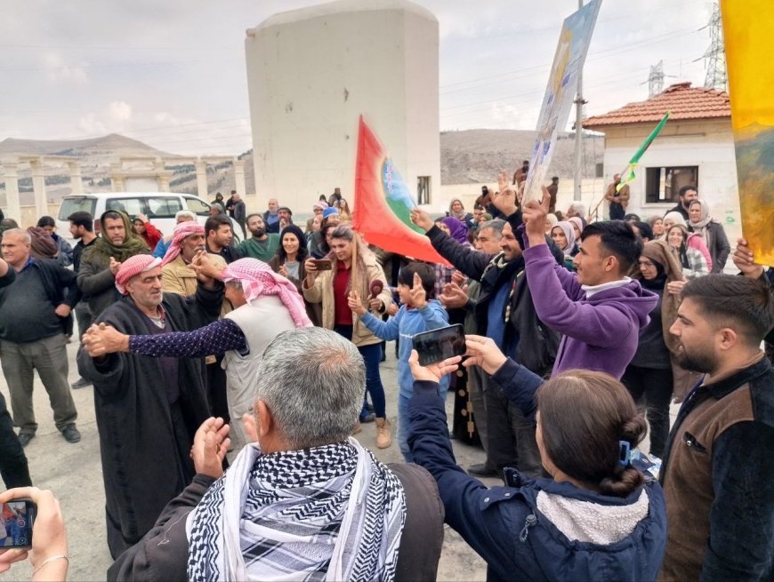 33 روز است که تحصن در سد تشرین ادامه دارد؛ جان باختن 24 تن از تحصن کنندگان در حملات ترکیه
