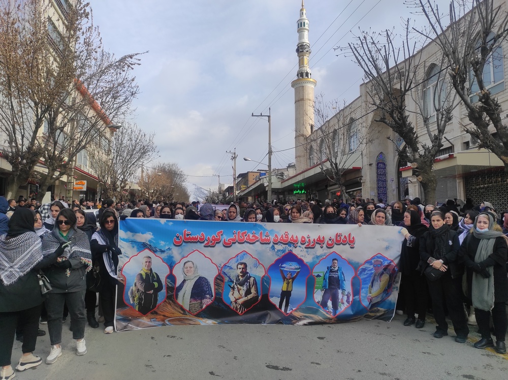 روایت های تلخ حادثه سقوط بهمن در کوه هفتاش بانه/ ۱۷ ساعت نگرانی