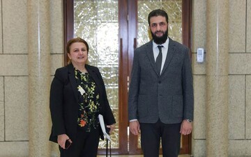 شەرع بۆ نووسینەوەی ڕەشنووسی دەستوور لیژنەیێکی حەوت کەسیی پێکهێنا/ ژنێکی کوردی تێدایە