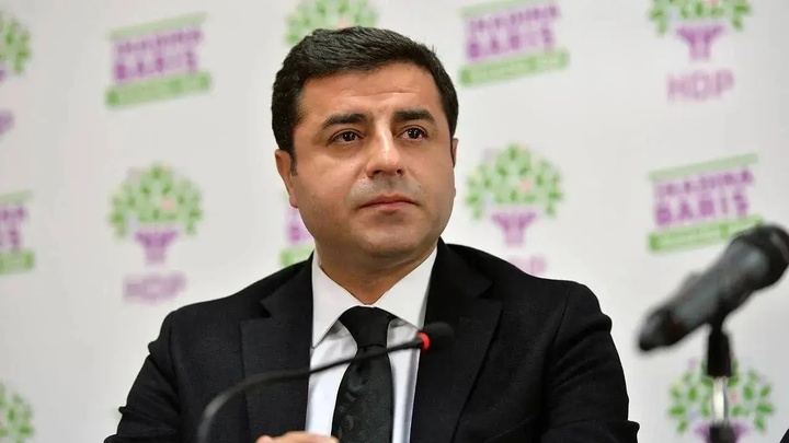 بەمەبەستی یاوەریکردنی هاوسەرەکەی مۆڵەتی دەرچوون لە زیندان بۆ دەمیرتاش دەرکرا