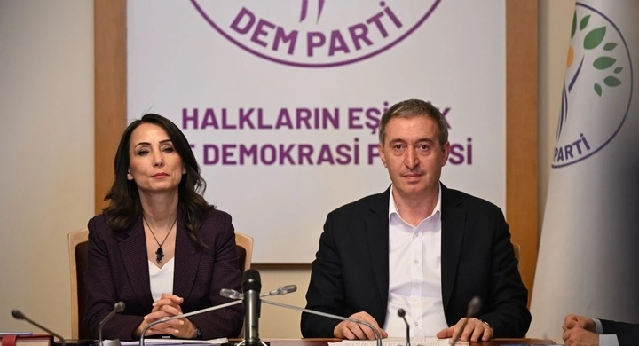 بانگەوازەکەى ئۆجەلان بۆ چەکدانانی پەکەکە، هێزەکانی سووریای دیموکرات ناگرێتەوە