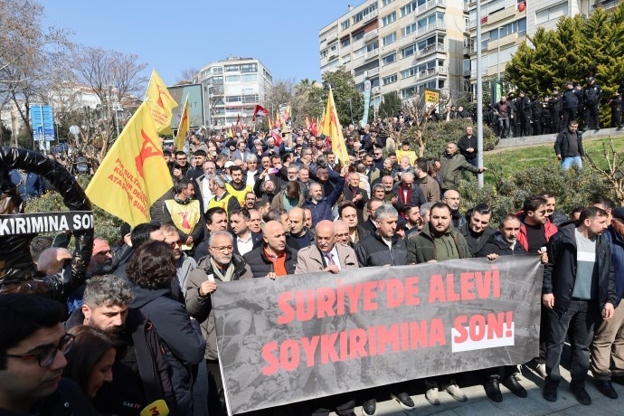 اعتراض گسترده علویان ترکیه به کشتار همکیشانشان در سوریه