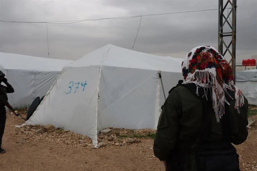 برگزاری عملیات جستجوی عناصر داعش در اردوگاه روژ توسط YPJ و آسایش زنان