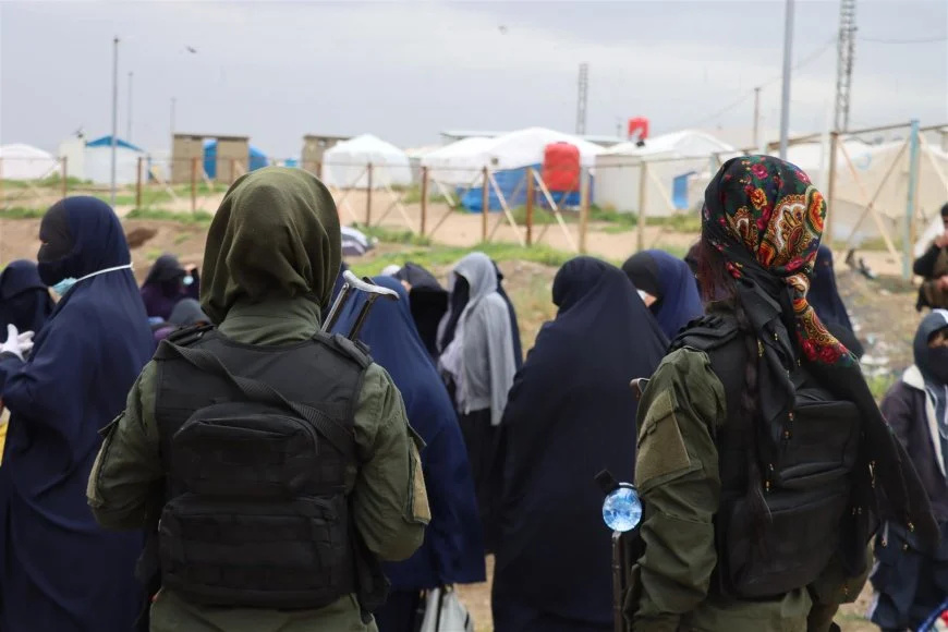 برگزاری عملیات جستجوی عناصر داعش در اردوگاه روژ توسط YPJ و آسایش زنان