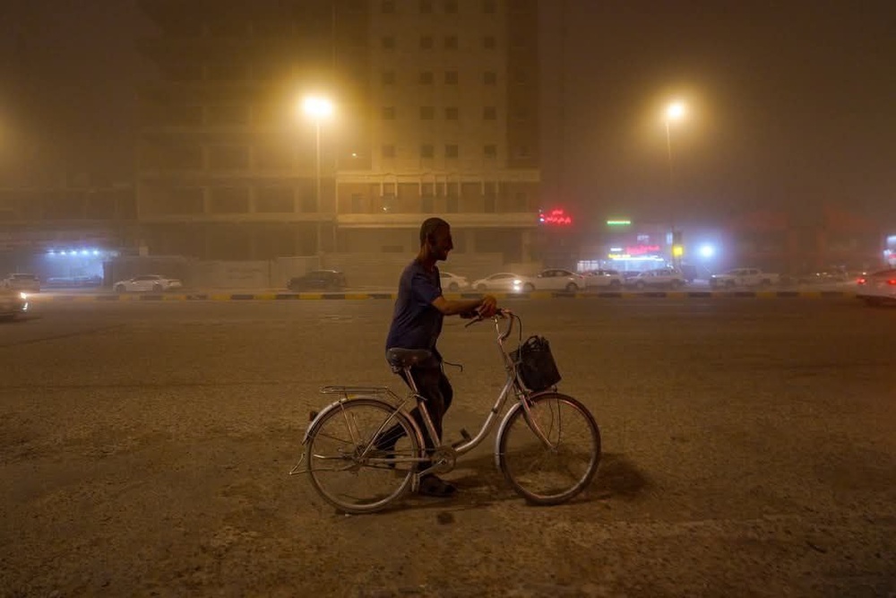 بهدلیل وقوع طوفان گرد و خاک در چندین منطقه عراق، وضعیت اضطراری اعلام شد