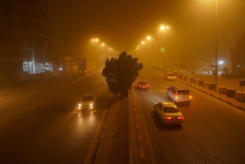 بهدلیل وقوع طوفان گرد و خاک در چندین منطقه عراق، وضعیت اضطراری اعلام شد