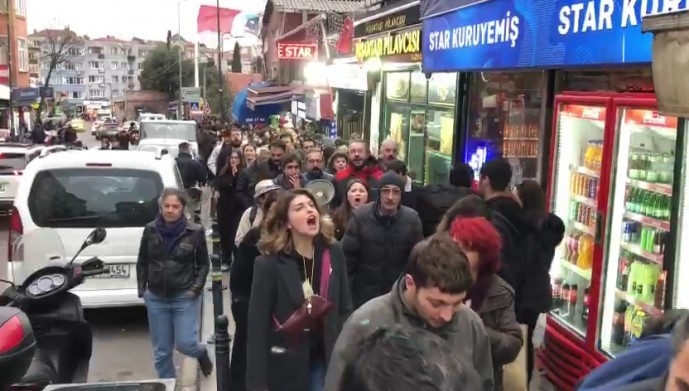 اعتراض مردم به انتصاب قیم در نخستین ماه گرد بازداشت شهردار؛ شیشلی مال ماست