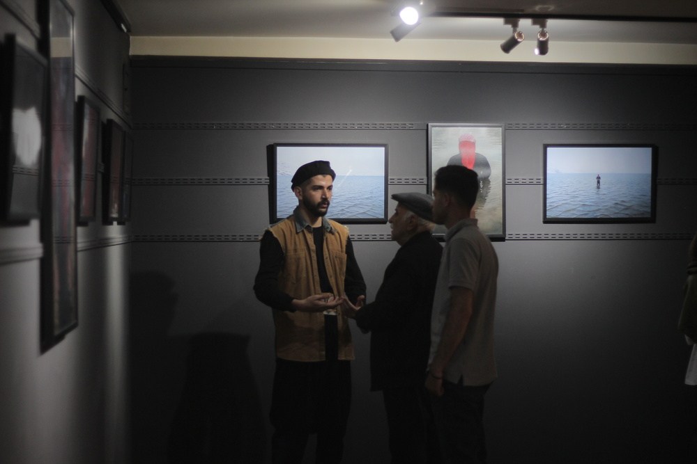 «در غیاب چهره» در ارومیه بر قاب دیوار