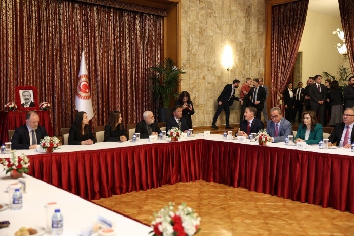 حضور دولت باغچه لی در مراسم یادبود سری ثریا اُندر در مجلس ترکیه