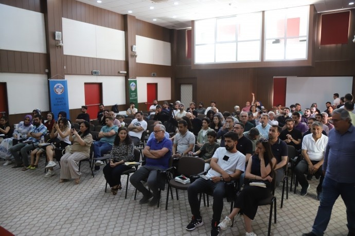 گرامی داشت روز جهانی زبان کردی در ماردین