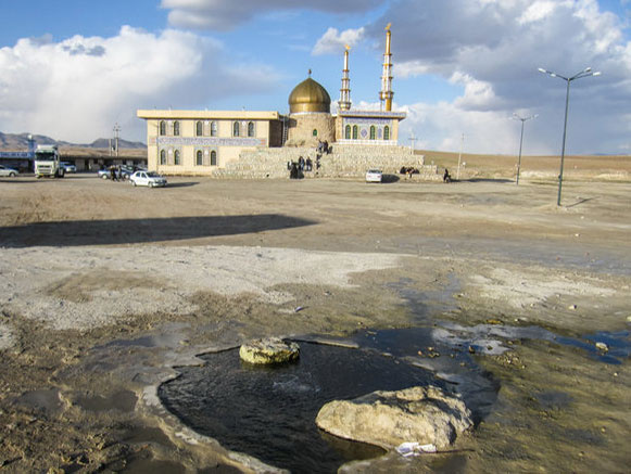 باباگُرگُر؛ پدیده شگفت انگیز تاریخ و طبیعت قروه/محسن صالحی