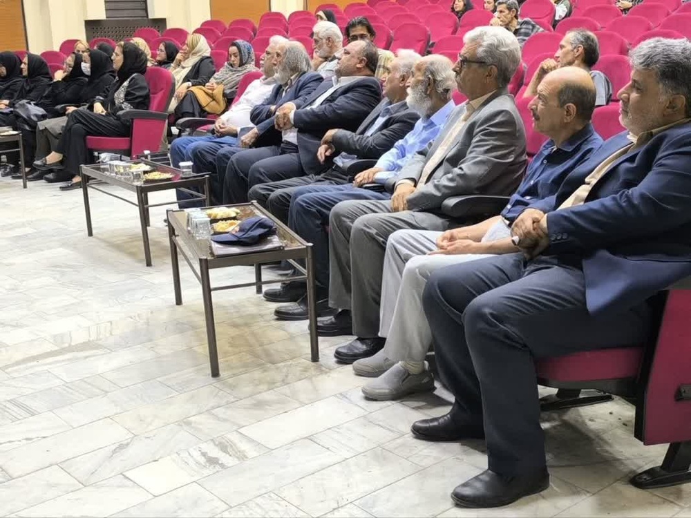 بزرگداشت نیم‌قرن تلاش صادقانه برای تئاتر کرمانشاه