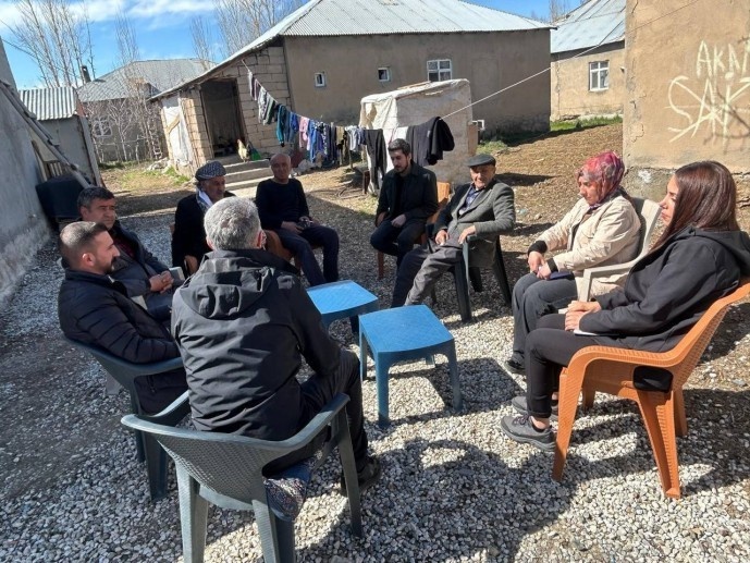 بازتاب فراخوان اوجالان در یوکسک اوا؛ دیدار با مردم ۷۲ روستا در حکاری + تصاویر