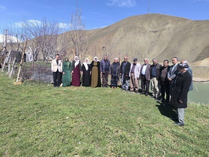 بازتاب فراخوان اوجالان در یوکسک اوا؛ دیدار با مردم ۷۲ روستا در حکاری + تصاویر