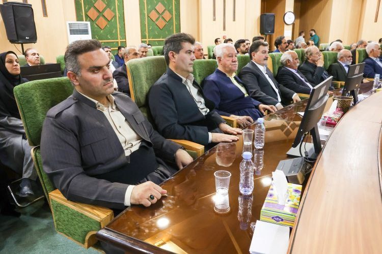 شایستگان و نخبگان اهل سنت در ساختار سیاسی و مدیریتی کشور به کار گرفته شوند