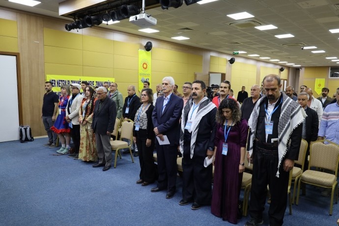 نخستین روز از سمپوزیوم زبان کردی؛ سایه سنگین بیتوجهی به زبان مادری