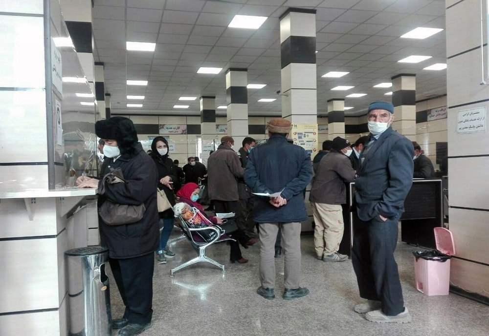 تشکیل صف های طولانی تسهیلات بانکی در کردستان/افزایش منابع، کاهش دسترسی مردم