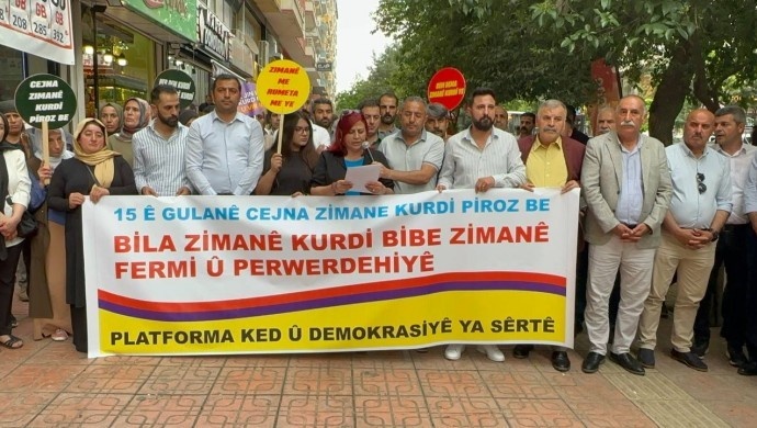 درخواست رسمی شدن زبان کُردی و حق آموزش به زبان مادری؛ زبان ما شرف ما است