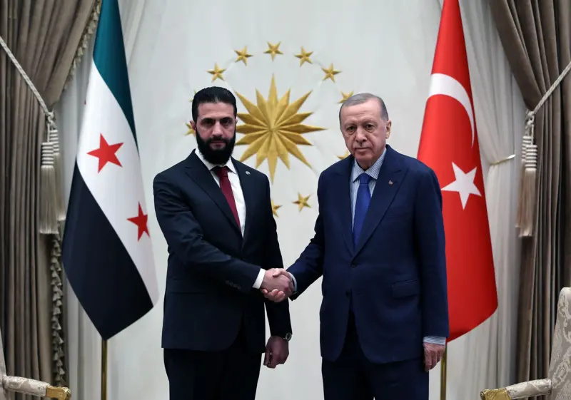 سفر جولانی به آنکارا و دیدار با اردوغان؛ تاکید دو طرف بر همکاری‌های دوجانبه