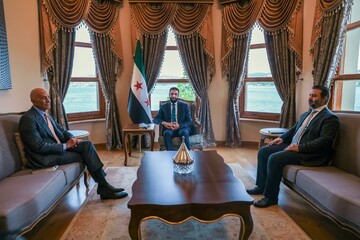 ئەحمەد شەرع لەگەڵ نوێنەری تایبەتی ترەمپ کۆ بوویەوە