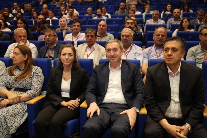 تونجر بکرخان: آینده روابط ترک و کرد، از اصلاح سیاست مدیریت های محلی میگذرد