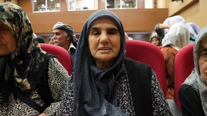 مادری که 6 فرزندش را از دست داده: فرزندانمان را برای دیدن روزهای بهتر به خاک سپردیم