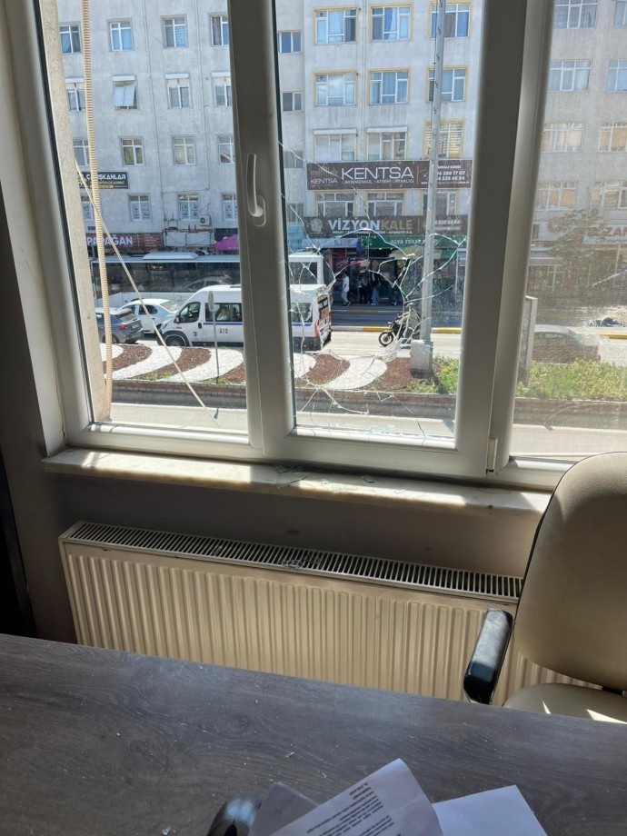 حمله به دفتر دم پارتی در چاناق قلعه