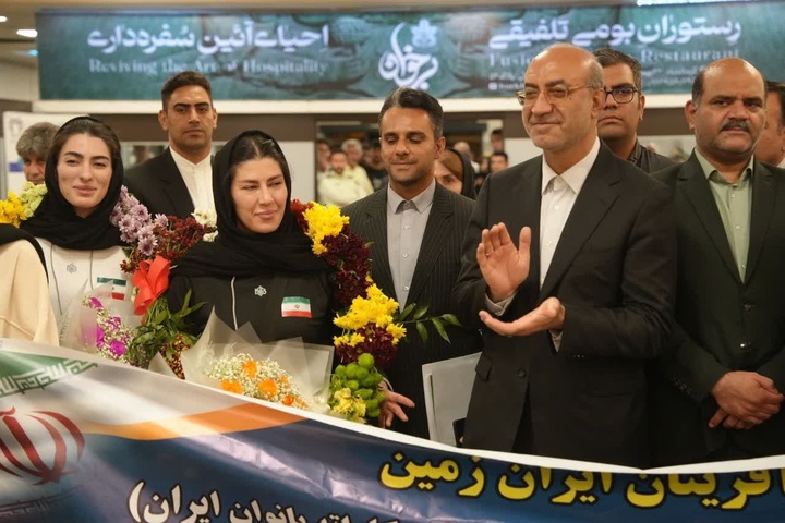 استقبال استاندار از بانوان افتخارآفرین کرمانشاهی در فرودگاه