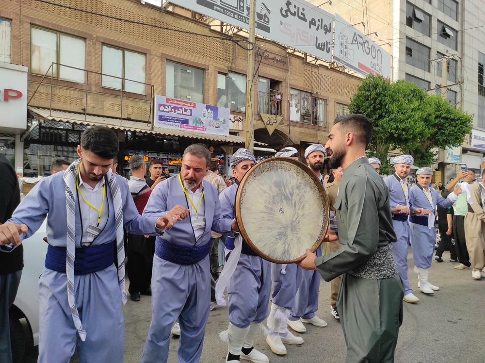 کارنوال خیابانی ششمین جشنواره هه لپه رکی بانه برگزار شد