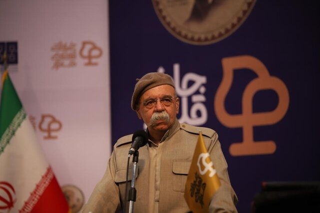 دکتر سلطانی: ماموستا هه‌ژار چون شطرنجی ماهر بسیاری ادیبان مشهور را مات کرده است